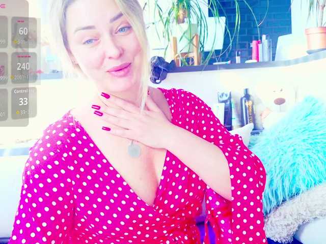 -JuliaSpace-'s BongaCams show and profile