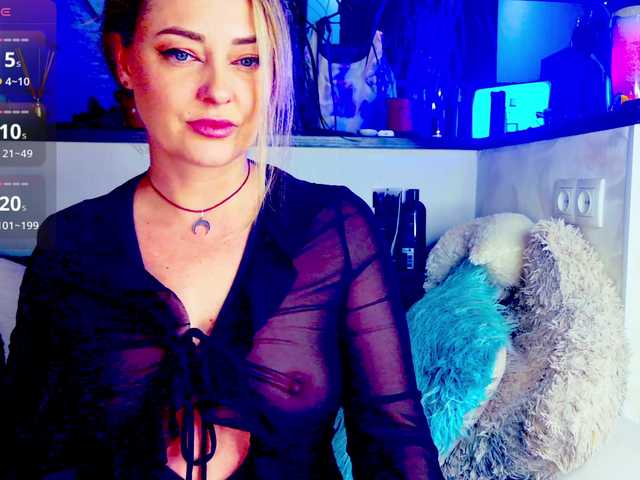 -JuliaSpace-'s BongaCams show and profile