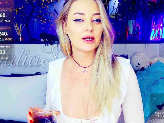-JuliaSpace- Live Webcam on BongaCams