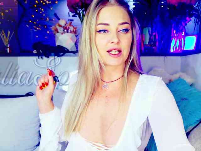 -JuliaSpace- Live Webcam on BongaCams