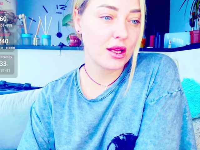 -JuliaSpace- Live Webcam on BongaCams