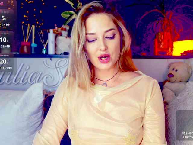 Модель: _JuliaSpace_