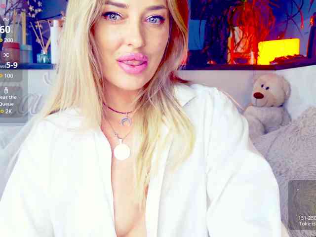 live strip chat -JuliaSpace-