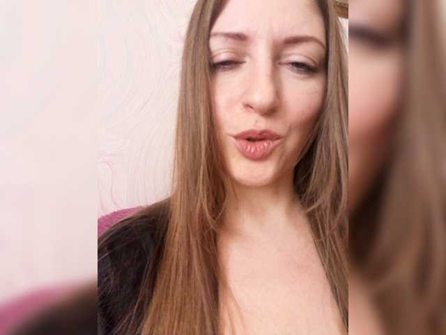Viktoria-play's BongaCams show and profile