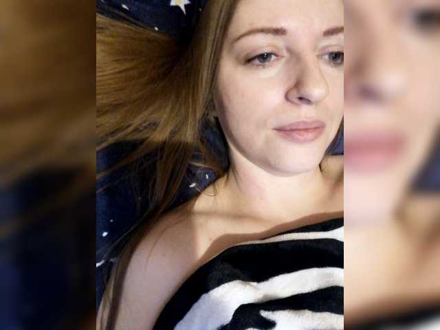 Viktoria-play's BongaCams show and profile