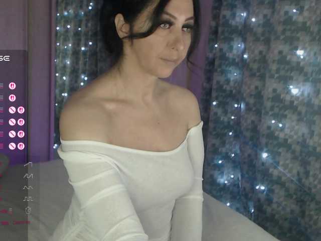 Aniiina's BongaCams show and profile