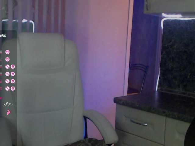 Aniiina's BongaCams show and profile