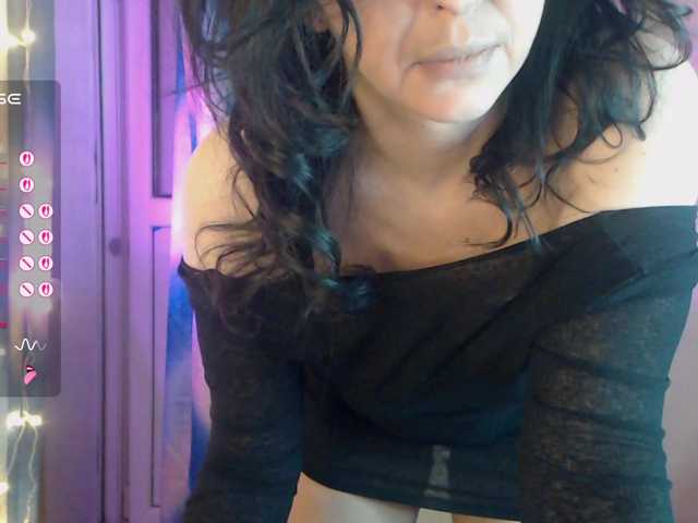 Aniiina's BongaCams show and profile