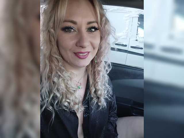 MurkaLux's BongaCams show and profile