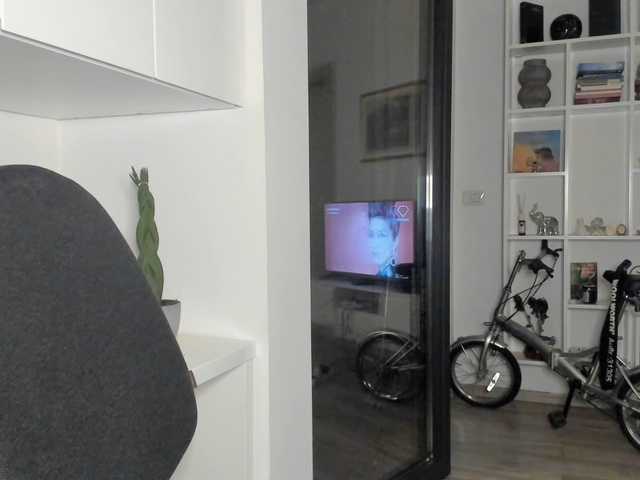 bubble-gum122's BongaCams show and profile