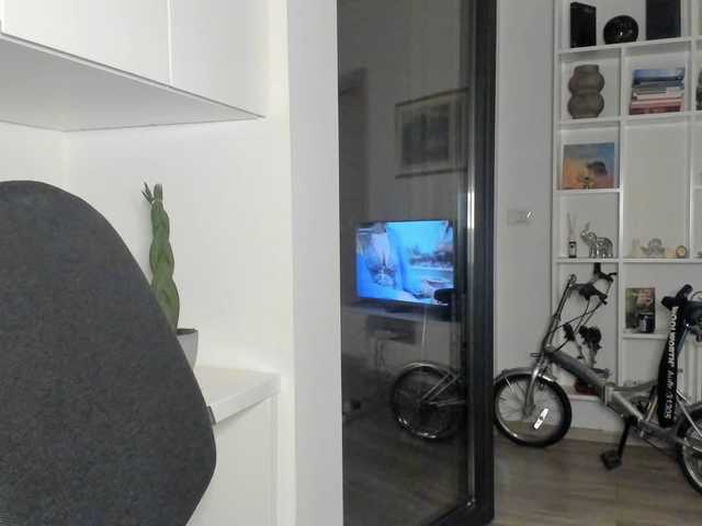 bubble-gum122's BongaCams show and profile