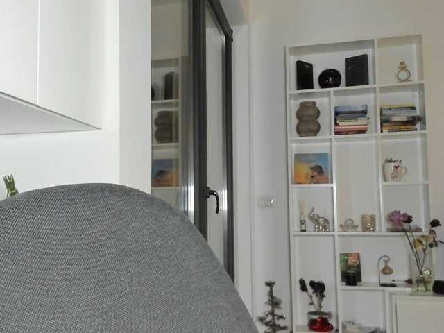 bubble-gum122's BongaCams show and profile