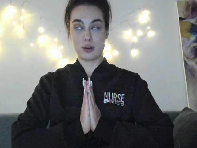 bubble-gum122's BongaCams show and profile