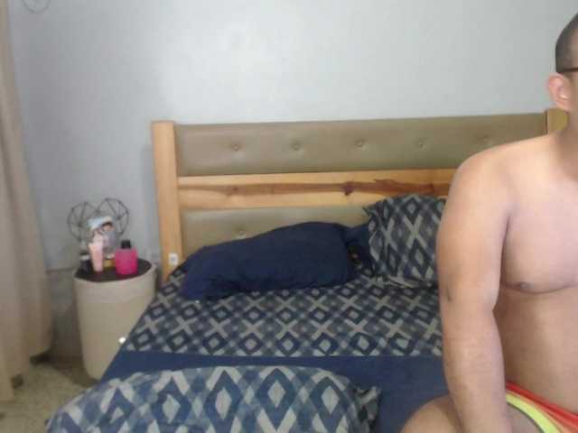 couplesexxx28's BongaCams show and profile