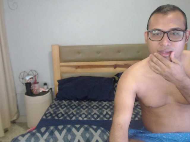 couplesexxx28's BongaCams show and profile