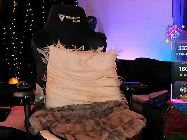 EmberSkye's BongaCams show and profile