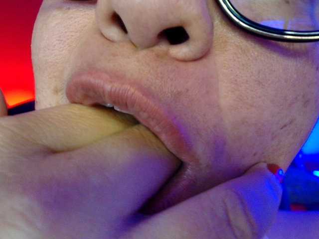 lulubigtitts webcam bongacams model stream image