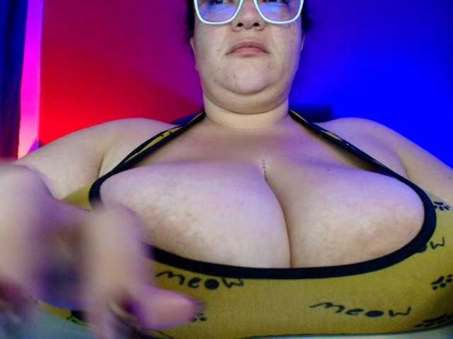 Sofilulu's BongaCams show and profile