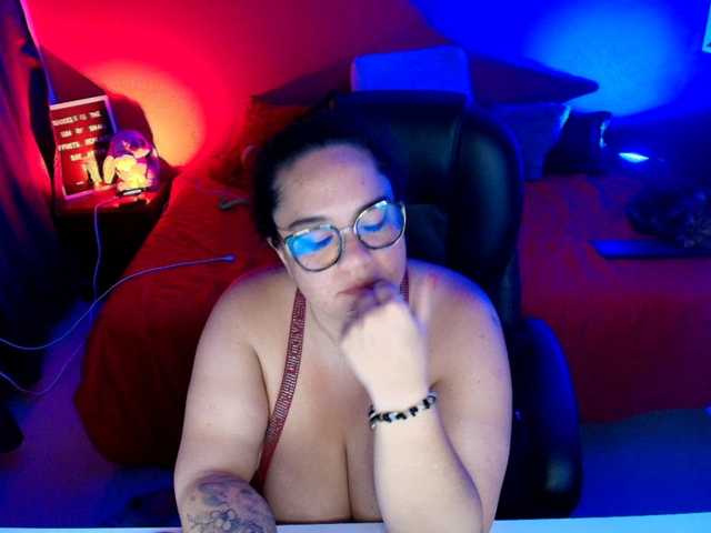 lulubigtitts webcam bongacams model stream image