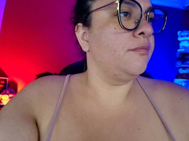 lulubigtitts webcam bongacams model stream image