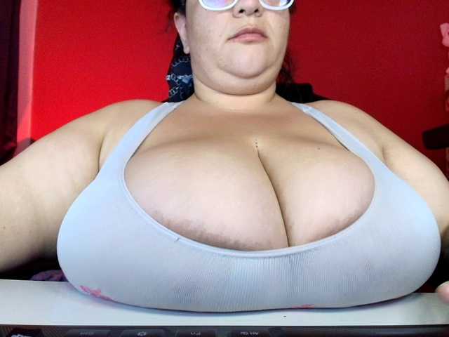 Sofilulu's BongaCams show and profile