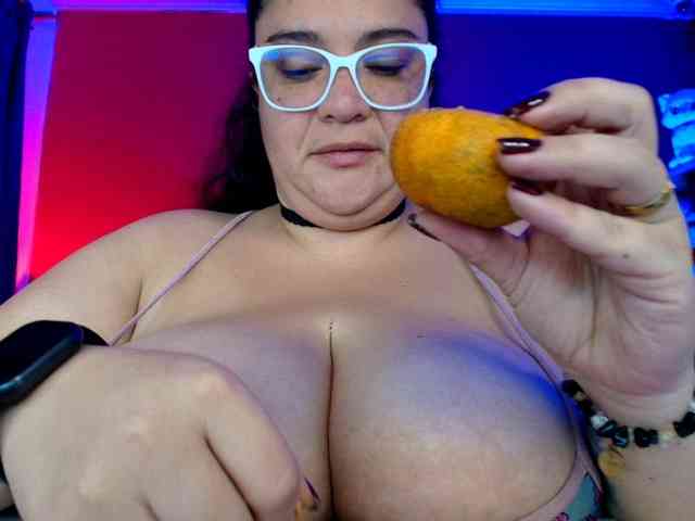 lulubigtitts webcam
