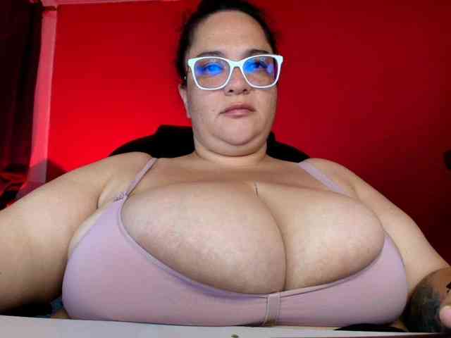 lulubigtitts webcam