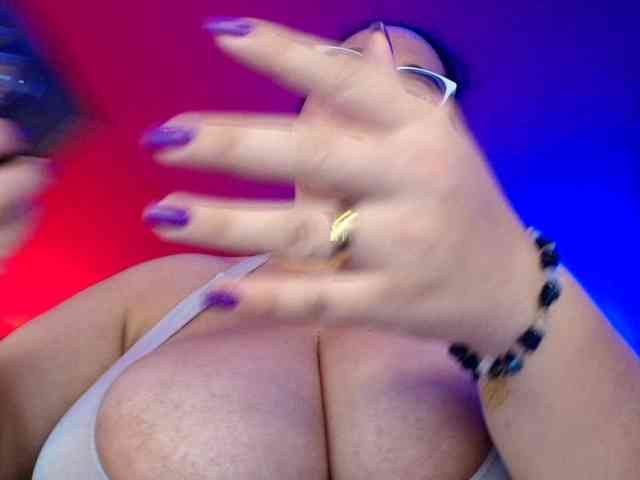 lulubigtitts webcam