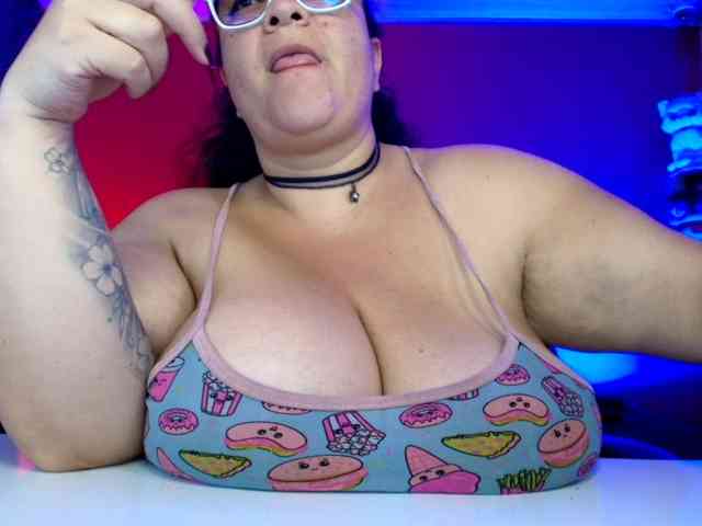 lulubigtitts webcam
