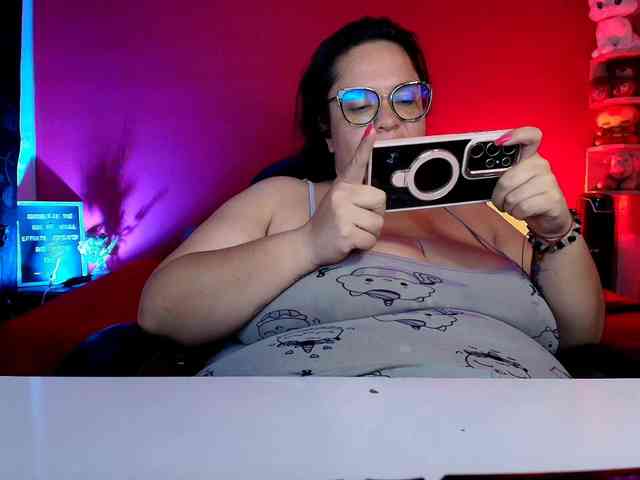 lulubigtitts webcam