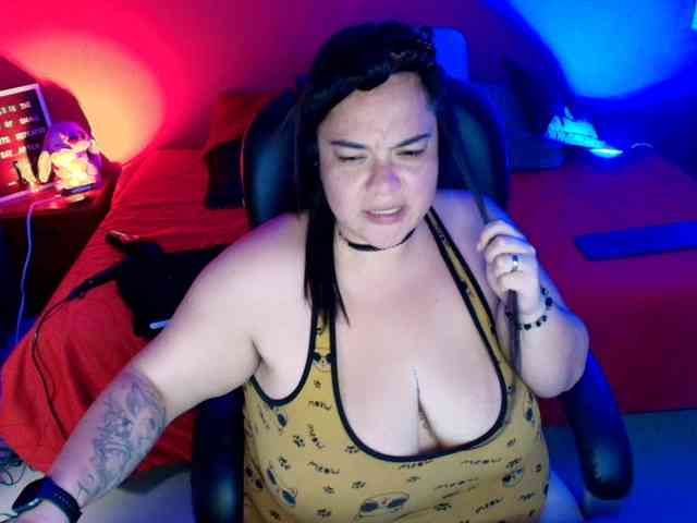 lulubigtitts webcam