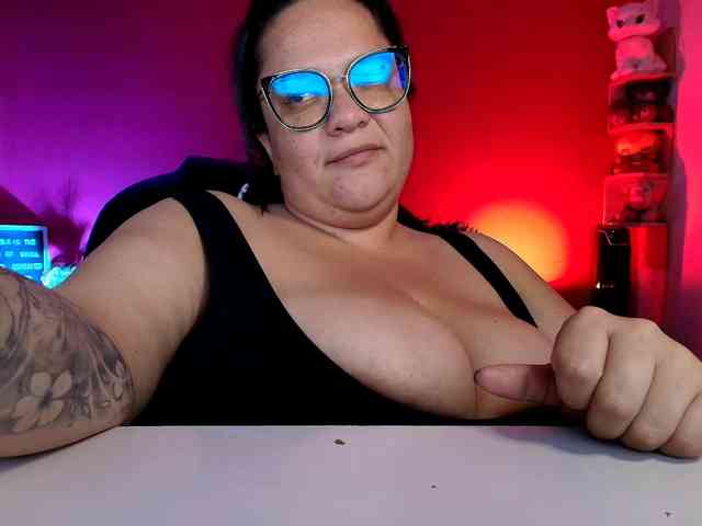 lulubigtitts webcam