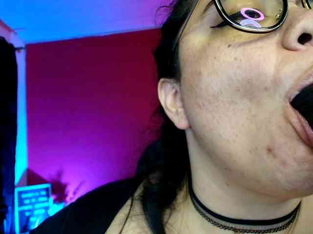 lulubigtitts webcam