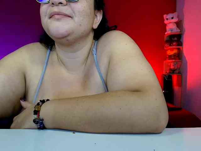 lulubigtitts webcam
