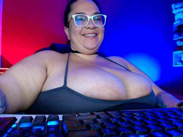 lulubigtitts webcam
