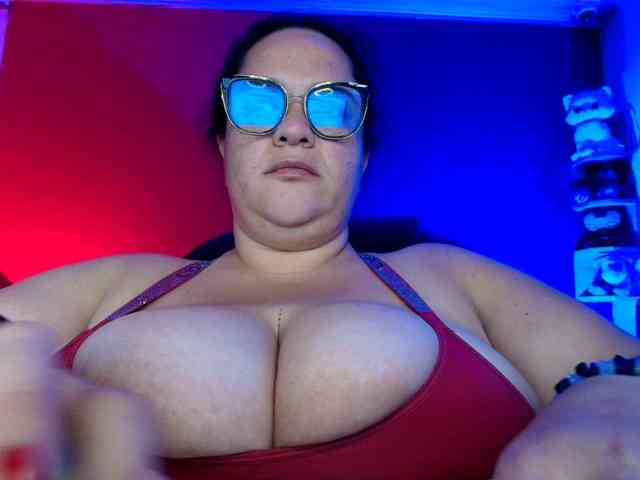 lulubigtitts webcam