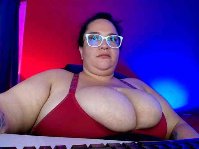 lulubigtitts webcam