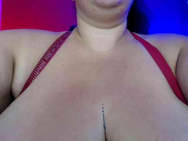 lulubigtitts webcam