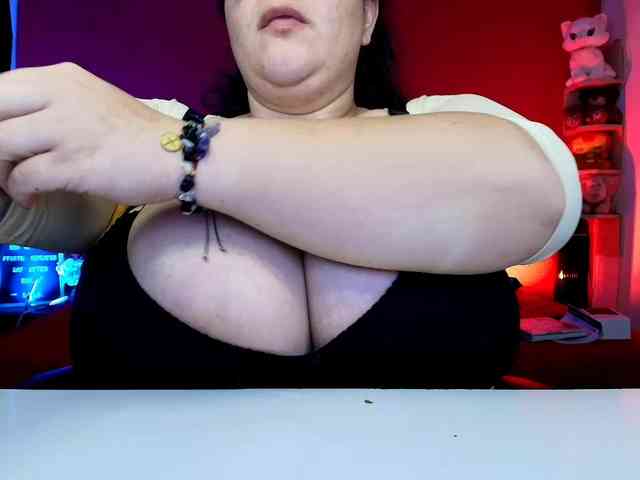 lulubigtitts webcam