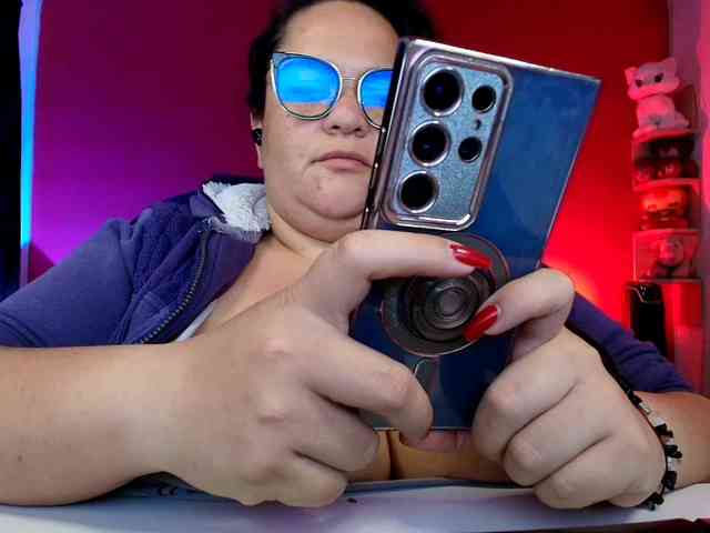 lulubigtitts webcam