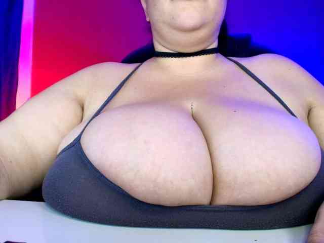 Sofilulu Live Webcam on BongaCams