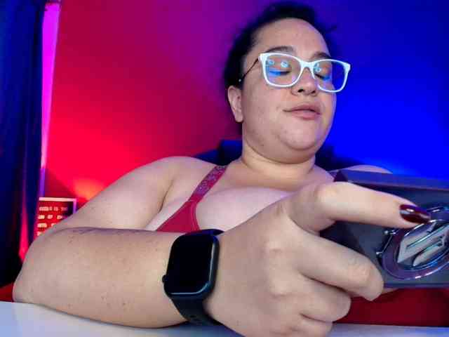lulubigtitts webcam