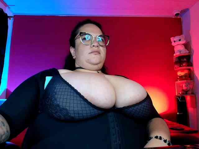 lulubigtitts webcam