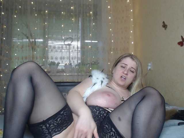 WetAngely's BongaCams show and profile