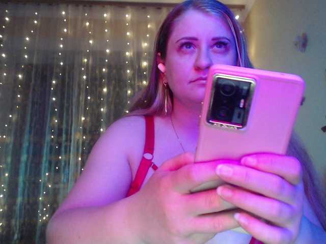 WetAngely's BongaCams show and profile