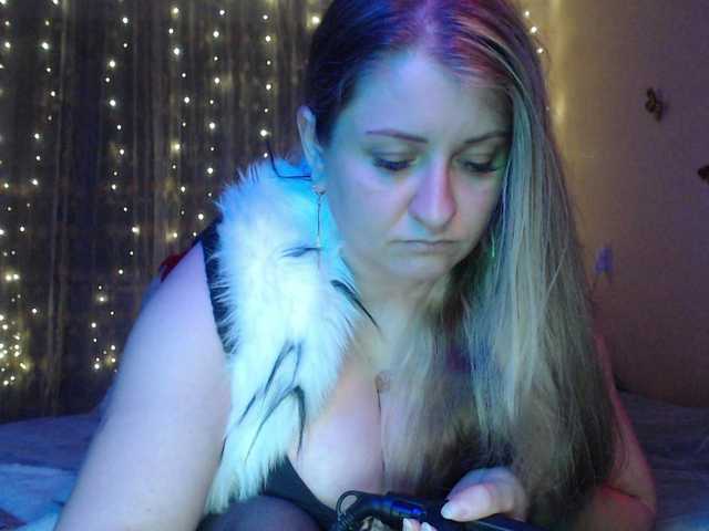 WetAngely's BongaCams show and profile