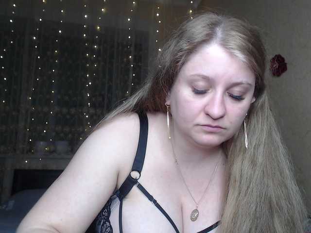 WetAngely's BongaCams show and profile