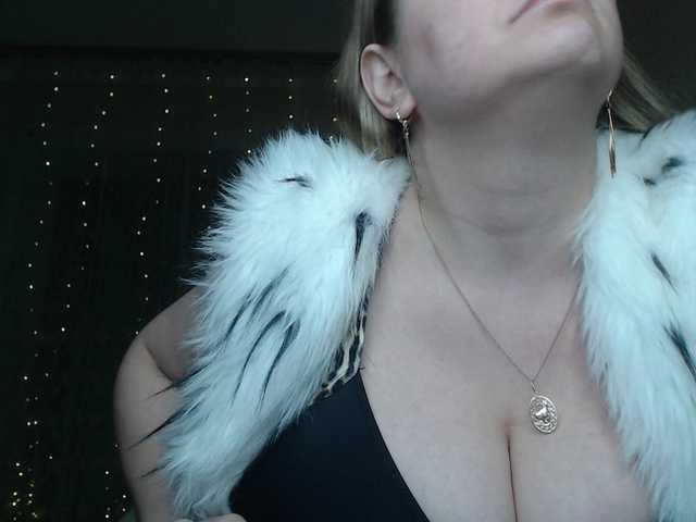 WetAngely's BongaCams show and profile