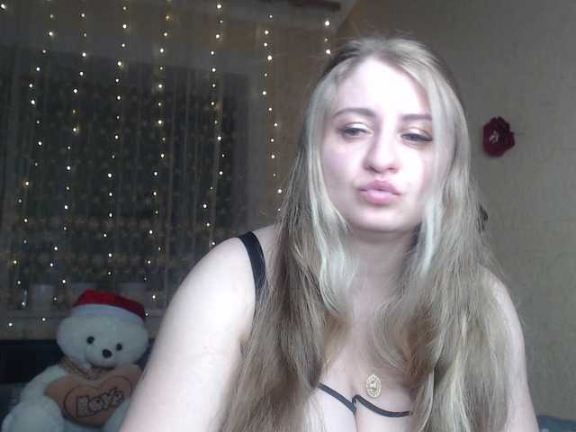 WetAngely's BongaCams show and profile