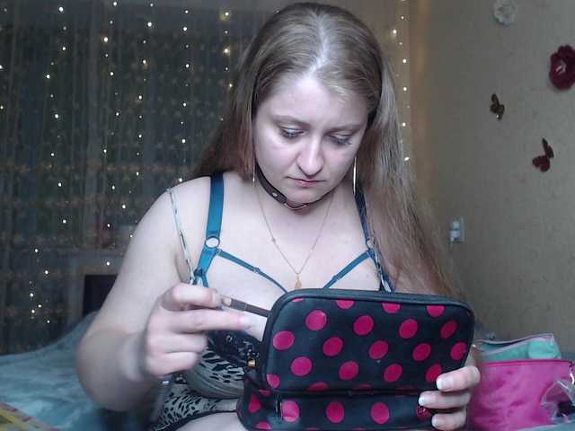 WetAngely's BongaCams show and profile